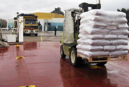 Midilli'de Ayvalık'ın zeytin çekirdekleri yakılarak ısınılıyor (Özel)