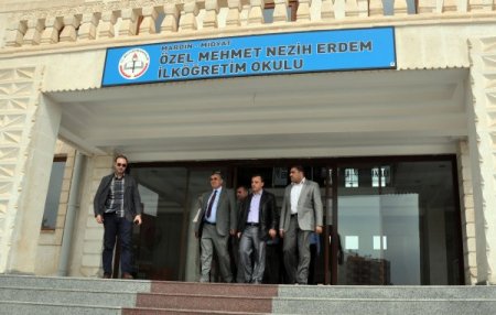 Midyat Belediye Başkanı Nasıroğlu, Erdem Koleji’ni ziyaret etti