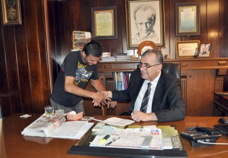 Midyat Belediye Başkanı Nasıroğlu’ndan engelli vatandaşa iş ve eş sözü