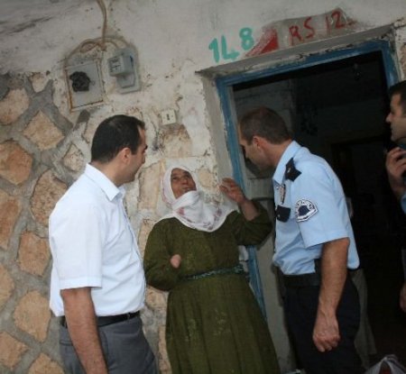 Midyat Emniyet Müdürlüğü, Fakirlere Gıda Ve Bayram Şekeri Yardımında Bulundu