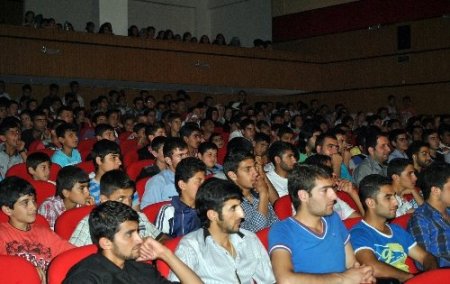 Midyat Gençlik Merkezi öğrencileri 'Vesile'yi izledi