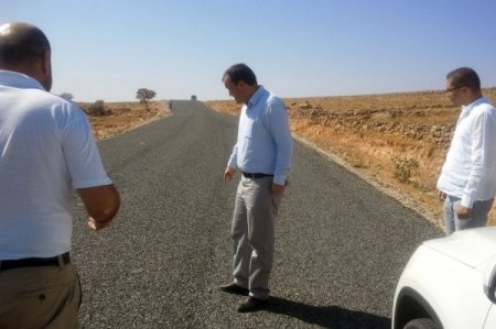 Midyat Kaymakamı Bingöl, köy yollarındaki çalışmaları denetledi