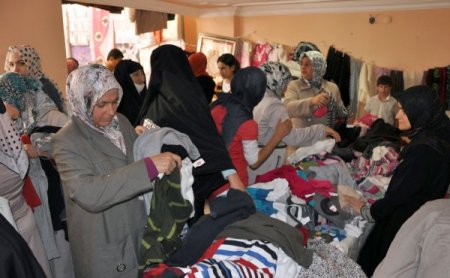 Midyatlı hanımlar, ihtiyaç sahibi öğrenciler için kermes düzenledi