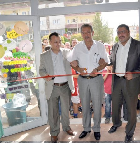 Midyatlı hanımlar, ihtiyaç sahibi öğrenciler için kermes düzenledi