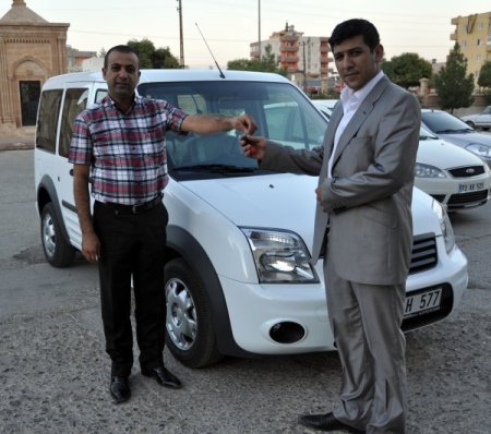 Midyatlı işadamı SYDV’na araç hibe etti