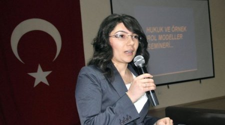 Midyatlı öğrencilere 'Hukuk ve Örnek Rol Model' semineri verildi