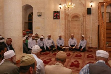 Midyatlılar Miraç Kandili İçin Camilere Koştu