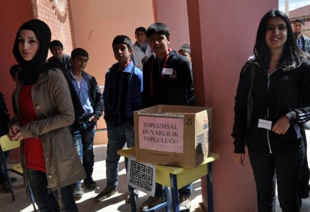 Midyat’ta 4 bin 500 öğrenci YGS’de ter döktü