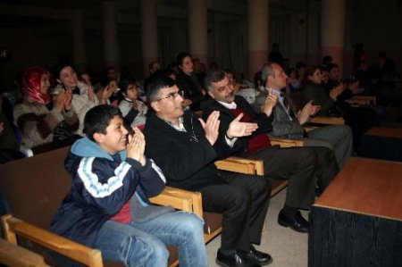 Midyat'ta 'bir İstanbul Masalı' Sahnelendi