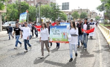 Midyat’ta gençlik yürüyüşü
