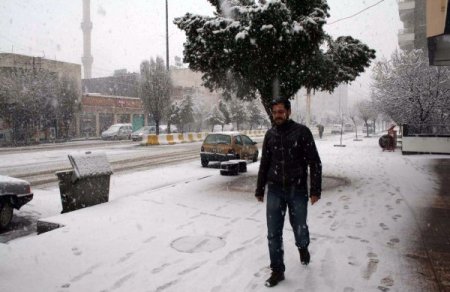 Midyat’ta mevsimin ilk karı yağdı