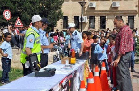 Midyat’ta öğrencilere trafik kuralları anlatıldı