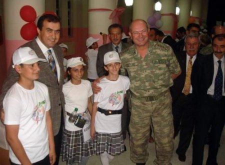 Midyat’ta üç okulda bilim fuarı düzenlendi