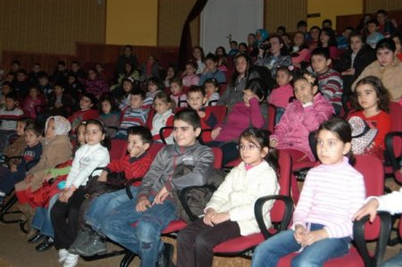 Mıknatıs Çocuk miniklerin ilgi odağı oldu