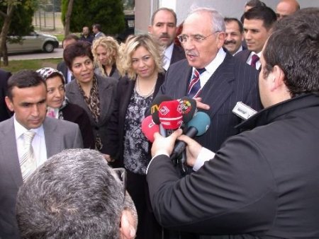 Millî Savunma Bakanı Gönül, Chp'nin 'sivil Darbe' Söyleminde Takdiri Basına Bıraktı