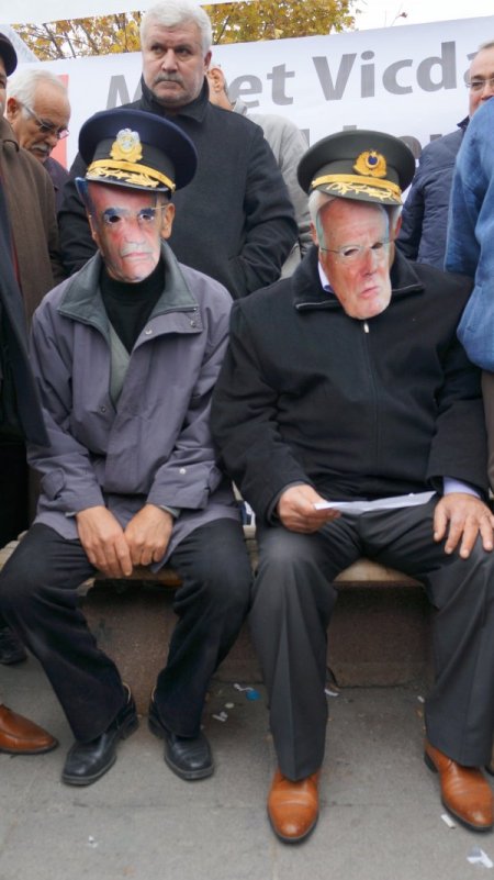 Milletin Vicdanı Mahkemesi, Evren ve Şahinkaya’ya idam kararı verdi