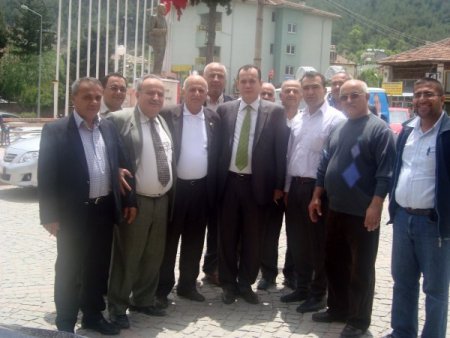 Milletvekili Adayı Güven, Köy Halkının Sorunlarını Dinledi