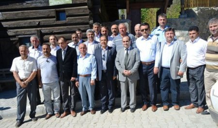 Milletvekili Bağcı 600 yıllık Çivisiz Cami'yi ziyaret etti