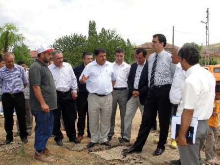 Milletvekili Çalışkan, Yağıştan Zarar Gören Yerleri Gezdi