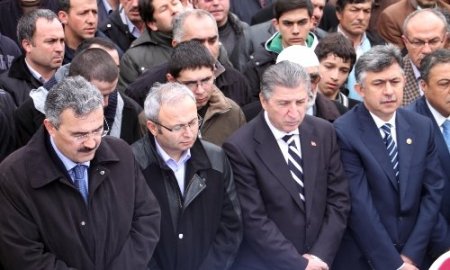 Milletvekili Candan'ın kardeşi son yolculuğuna uğurladı