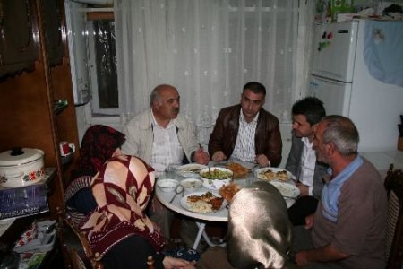 Milletvekili Gülyurt, Esnafla Referandum Sohbeti Yaptı