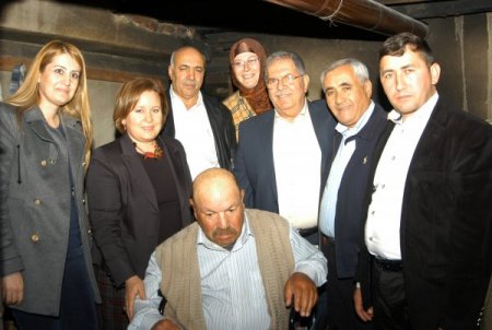 Milletvekili Gürkan, 3 engelliye tekerlekli sandalye hediye etti