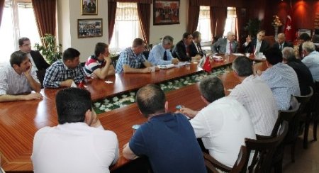 Milletvekili Matlı yumurtacıların sorularını dinledi