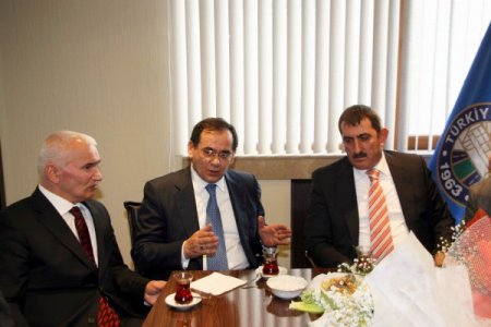 Milletvekili Mustafa Demir: Sendikalar her alanda katkı vermeli