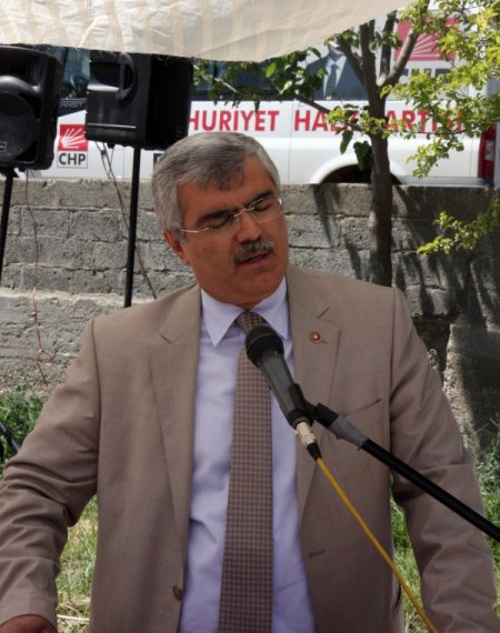 Milletvekili Özçelik: Hakan Şükür’ün sözleri cımbızlanarak çarpıtıldı