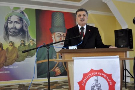 Milletvekili Pakdil, cemevinde iftar açtı