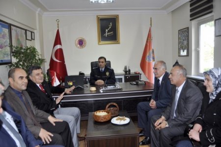 Milletvekili Pakdil, cemevinde iftar açtı