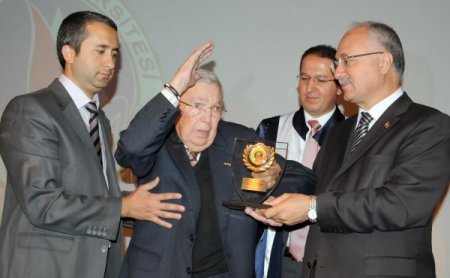 Milletvekili Tanrıverdi: Üniversiteler ülkenin kalkınmasında lokomotiftir