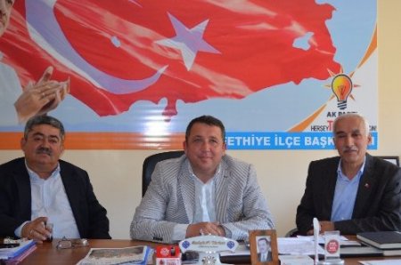 Milletvekilinin sandalla geçtiği derenin üzerine köprü yapılıyor