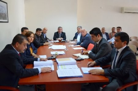 Milletvekilinin sandalla geçtiği derenin üzerine köprü yapılıyor