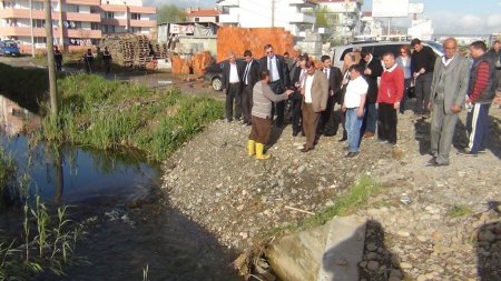 Milletvekilleri sel bölgesinde incelemelerde bulundu