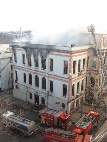 Milli Eğitim binasında soğutma çalışmaları sürüyor