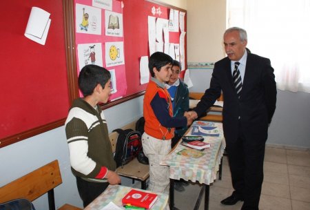 Milli Eğitim Müdürü Bulut'tan, Pelin öğretmenin okuluna taziye ziyareti