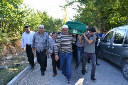 Milli güreşçi Şeref Eroğlu babasını kaybetti