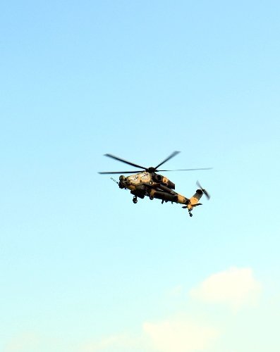 Milli helikopter Atak'ın gösterisi nefes kesti
