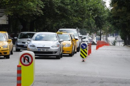 Milli Müdafaa Caddesi'nde Minibüsler İçin Geçici Düzenleme