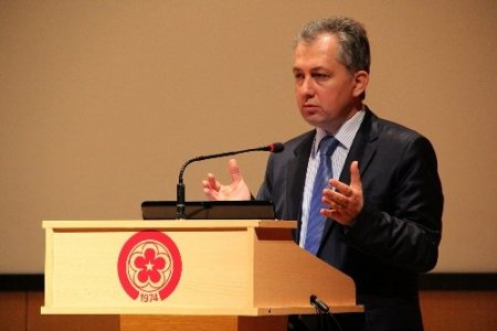 Milli Savunma Bakan Danışmanı'ndan küreselleşme konferansı