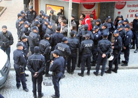 Milli Savunma Bakanı Gönül: Silahlı Kuvvetler'in Moralini Ne Zannediyorsunuz?