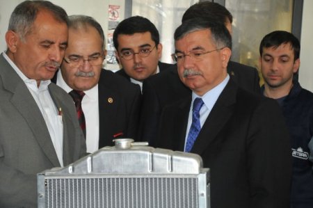 Milli Savunma Bakanı İsmet Yılmaz, Çorum'da