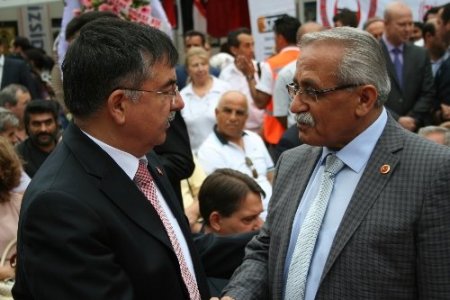 Millî Savunma Bakanı Yılmaz: BMC ile sözleşmeyi feshettik