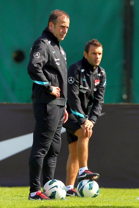 Millilerde Romanya, mesaisi sürüyor