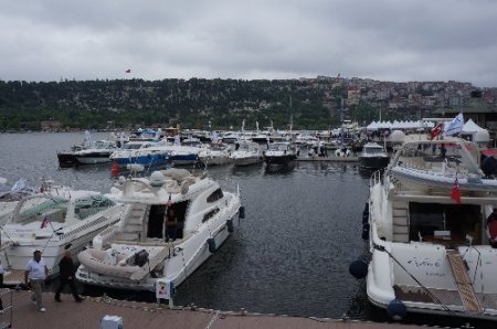 Milyonluk tekneler Haliç’te görücüye çıktı