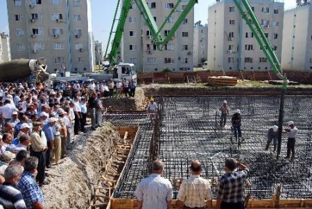 Mimari Yapısıyla Ceyhan'ın Silüetini Değiştirecek Caminin Temeli Atıldı