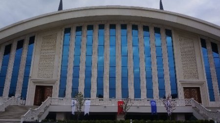 Mimarisinde ilkleri barındıran 'Ahmet Hamdi Akseki Camii' açılışa hazır