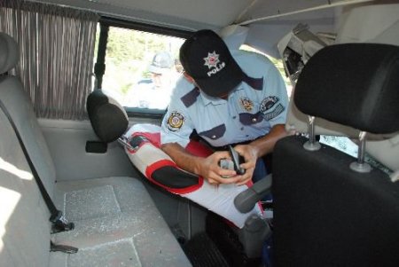 Minibüs, Tır'a Arkadan Çarptı: 1 Yaralı