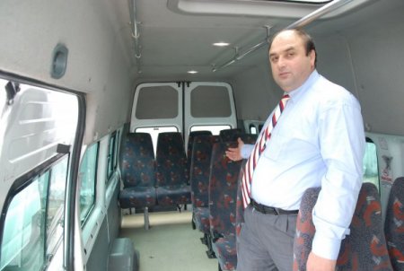 Minibüsçüler otobüs ve raylı sisteme karşı rekabet başlattı